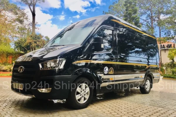 Review xe limousine 9 chỗ đi đà lạt